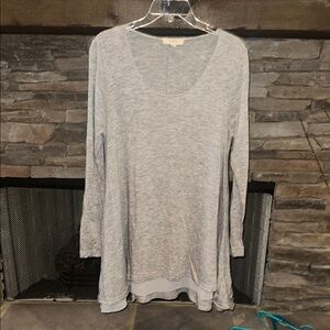 Umgee Gray Relaxed Long Sleeve Blouse